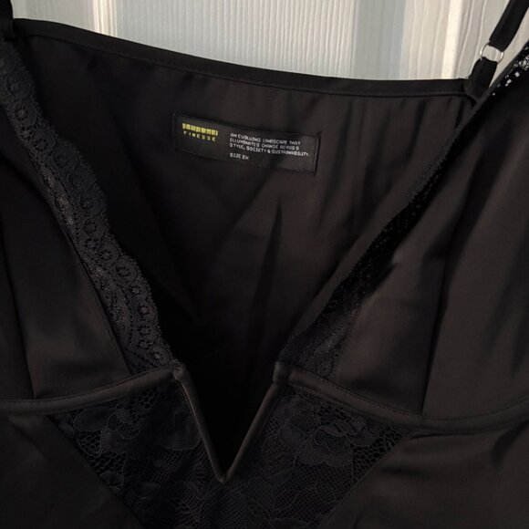 Finesse Black Deep V Dress - Picture 4 of 5